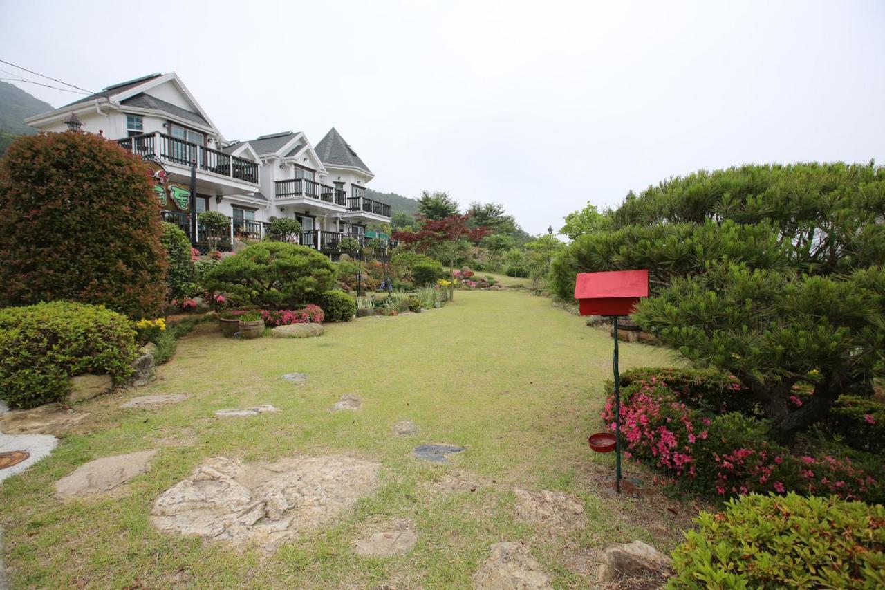 Didimdol Pension Geoje Bagian luar foto