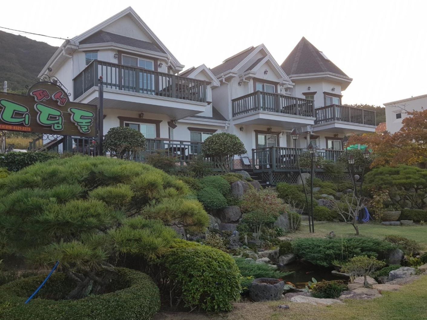 Didimdol Pension Geoje Bagian luar foto